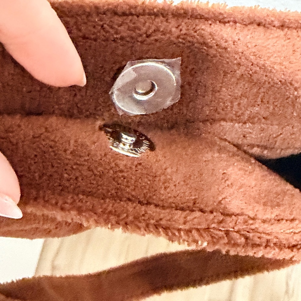 Chanel Precision (Novelty) Brown PLUSHIE Shoulder Bag + 2 Keychain Bag Charms ❣️ - Picture 11 of 14